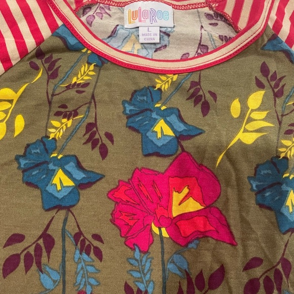 New with out Tag randy lularoe tee - Picture 6 of 6